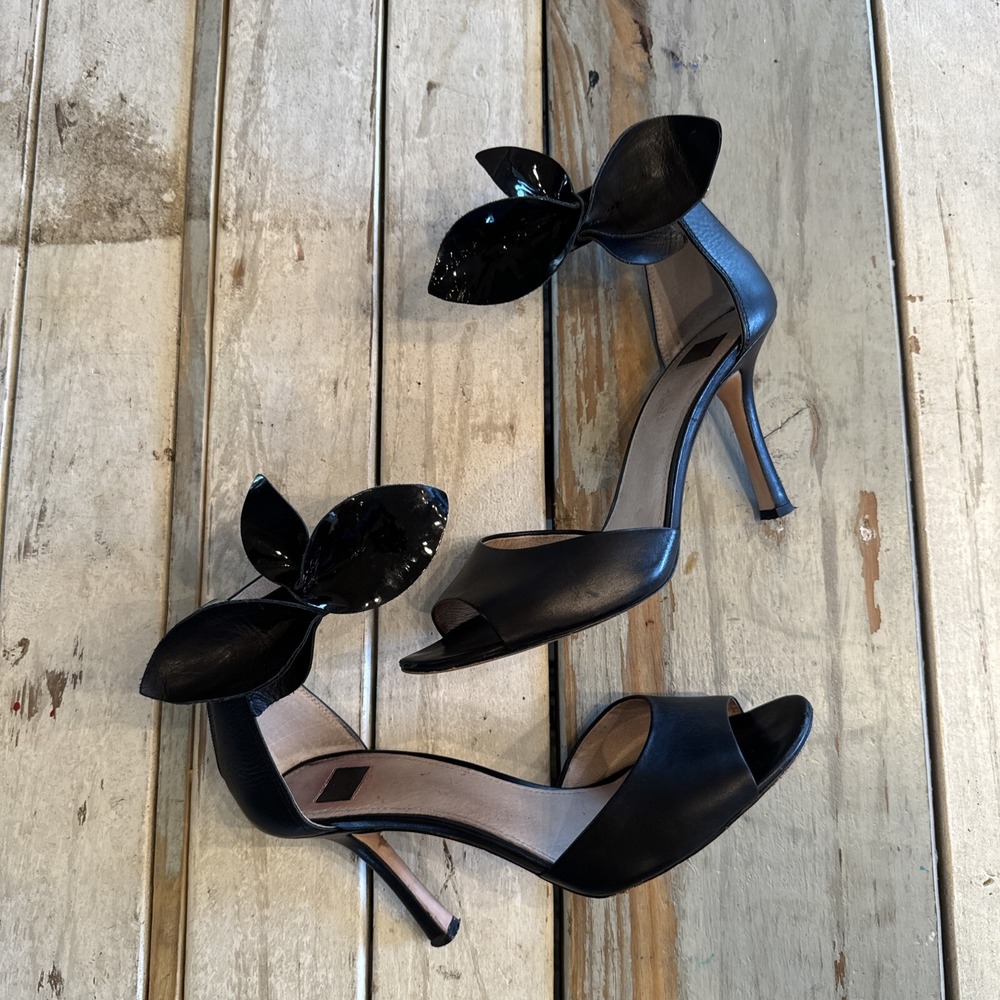Louise et Cie Leather Ankle Strap Heel Open Toe Black Leather W/ Flower Size 10